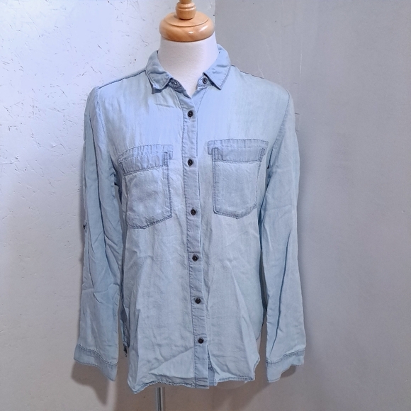 RW&CO | Light blue casual button up long sleeved shirt - Picture 2 of 9
